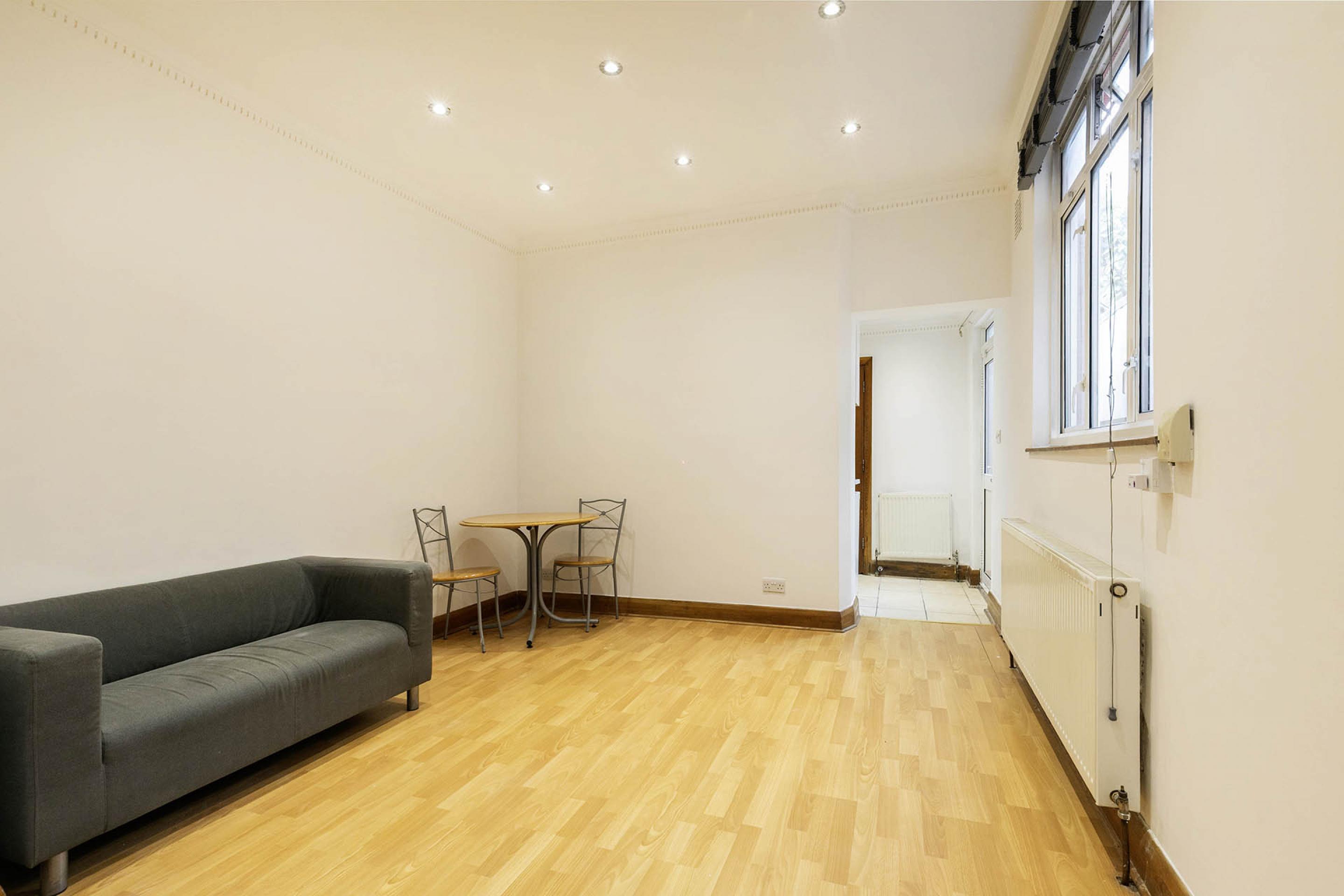 			1 Bedroom, 1 bath, 1 reception Flat			 Heathfield Park, Willesden Green (Council tax, Gas+ Water Included) NW2